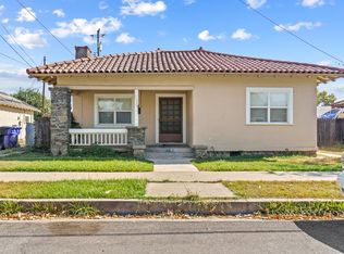 130 E Mariposa St, Dinuba, CA 93618