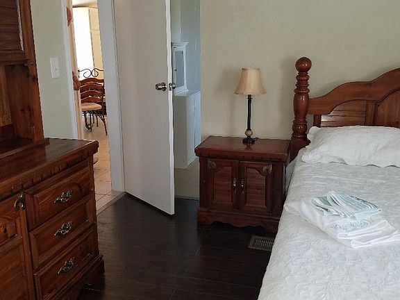 3rd image of 1708 Sedgefield Ln Unit A