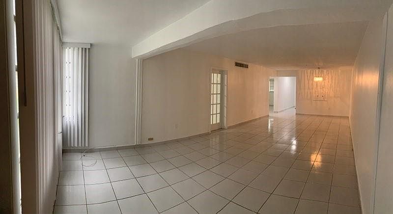 1st image of 1550 NE 191st St APT 111