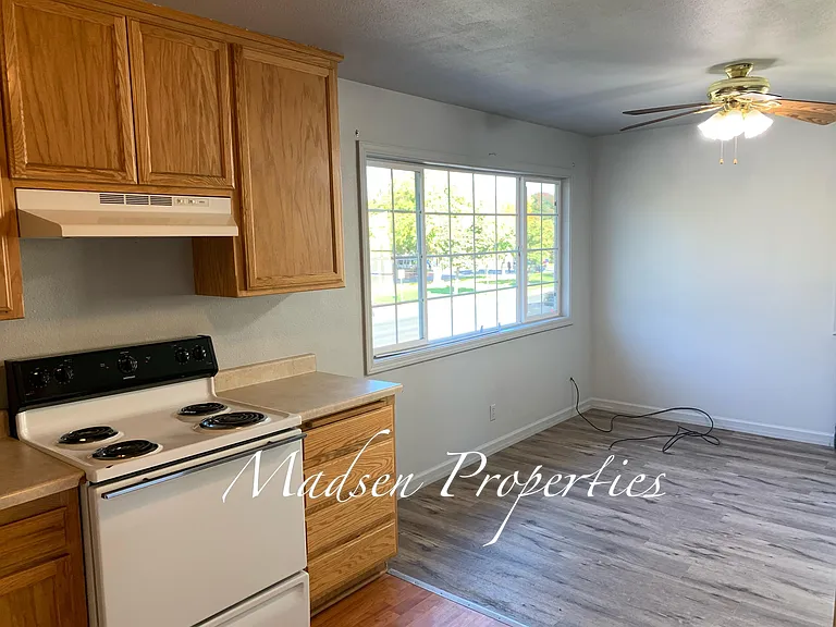 993 East Ave #D — Photo 8