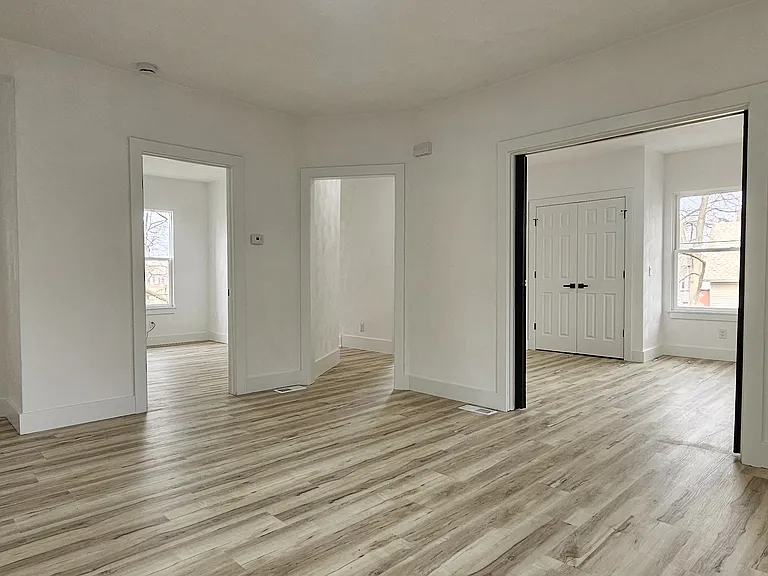 1035 Crosby St #1037 — Photo 31