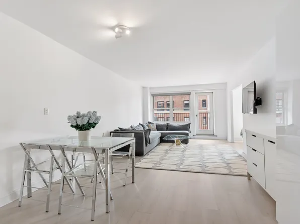 1199 Park Avenue image 1 of 8