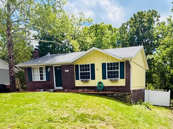 1335 Grandview Dr, Jefferson City, MO 65109