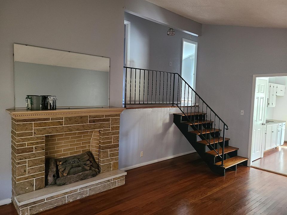2nd image of 11311 Booth Ave