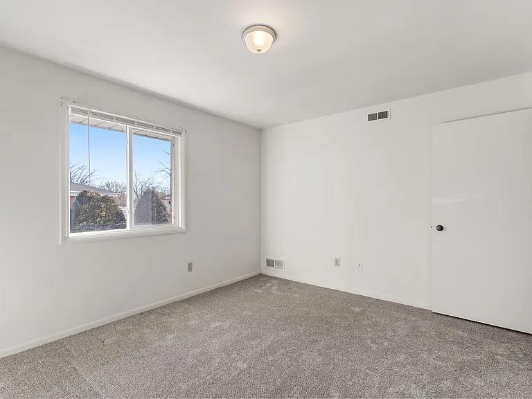 168 Lewis St — Photo 16