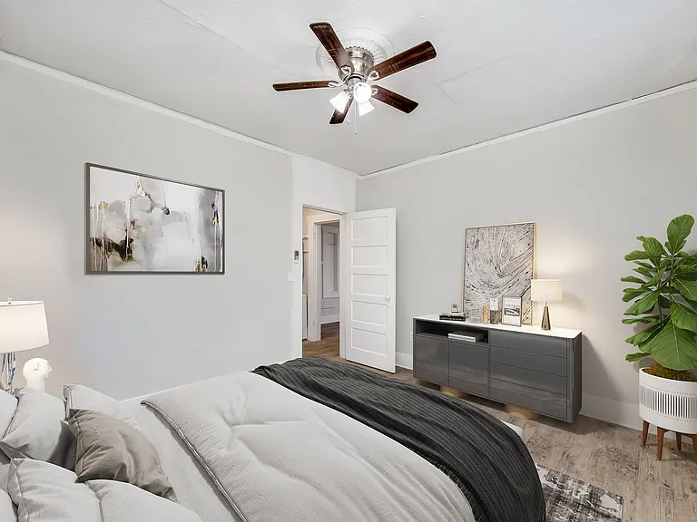 310 E Lambright St — Photo 32