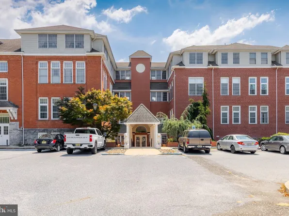 100 Aura Rd APT 311, Clayton, NJ 08312
