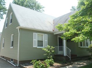 17 Irving Pl, Bergenfield, NJ 07621