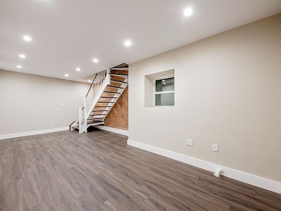3rd image of 70 Carmine St #1DPL