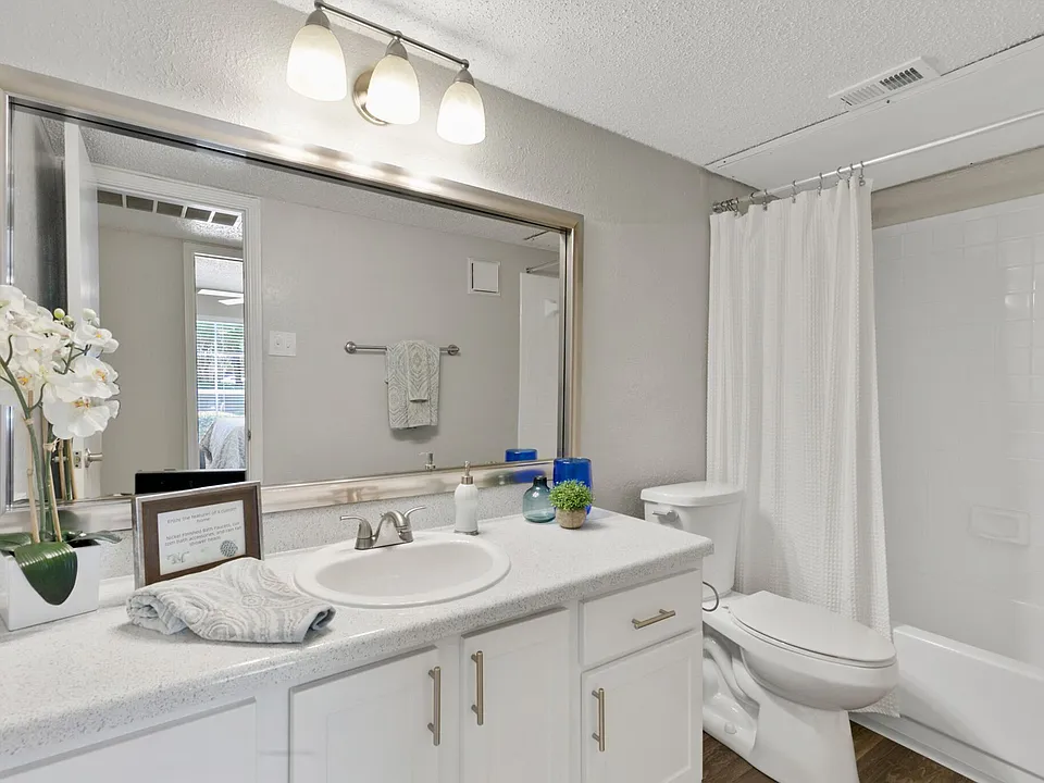 Creekwood Apartment Homes apartments community photo