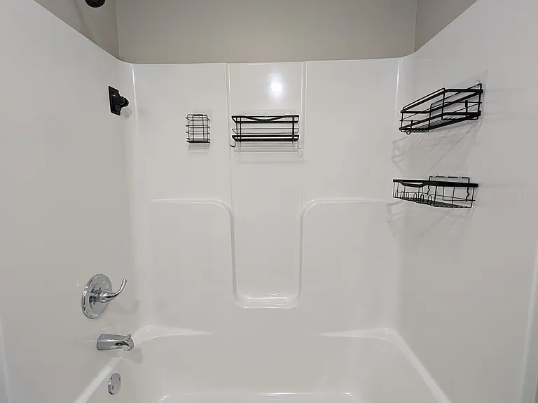 526 Center Ave — Photo 12