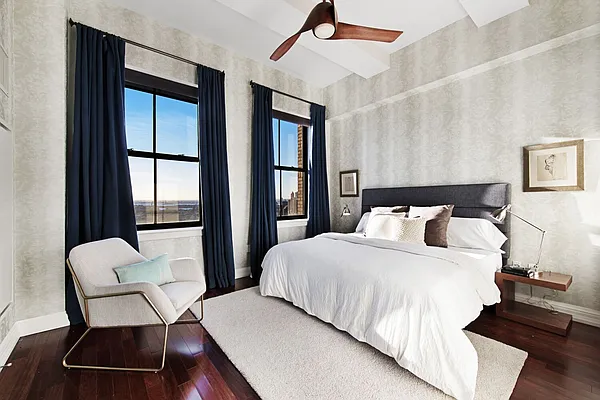 Sold by Compass | media 22