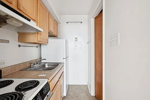 1215 Pine St Photo 1