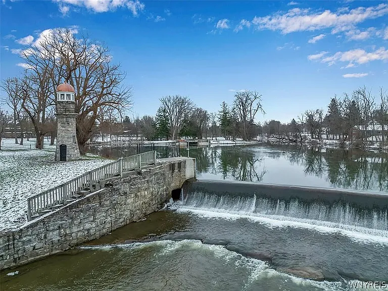 58 Lombardy St — Photo 30