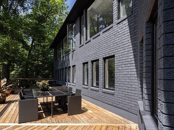 3rd image of 1023 S Ril Lake Rd