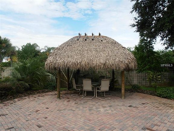 3rd image of 6743 Amanda Vista Cir