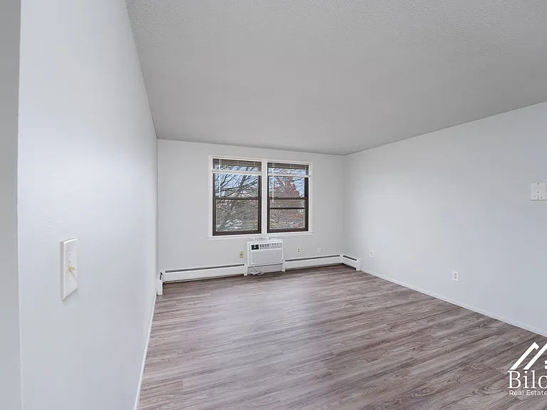 Prospect Street Apartments — Photo 24