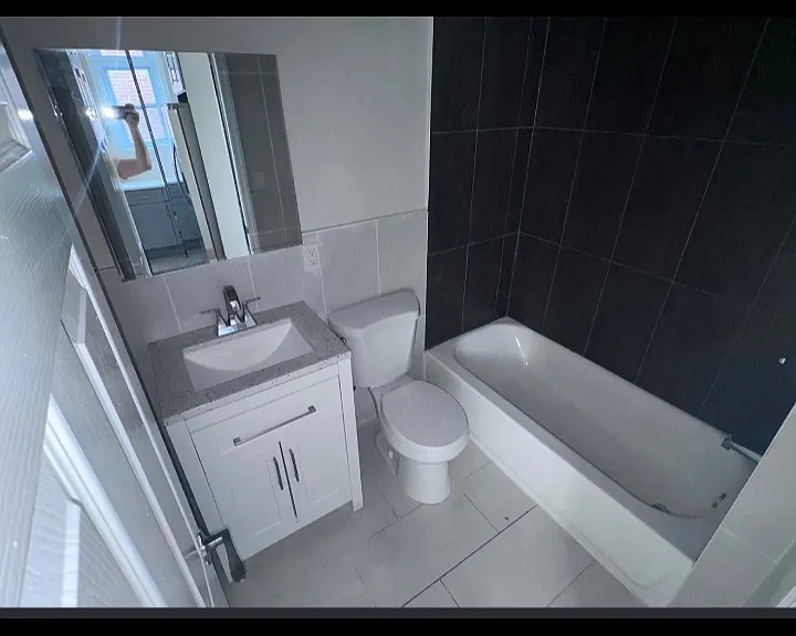 17 Earl St #2L — Photo 2