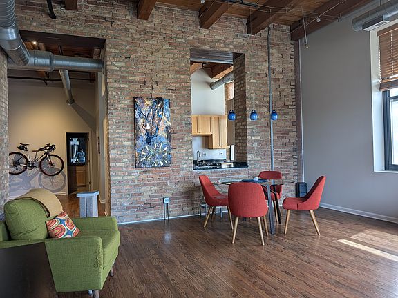 3rd image of 525 W Superior St #325S