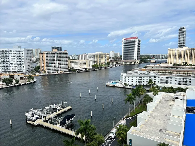 1965 S Ocean Dr #11H — Photo 7