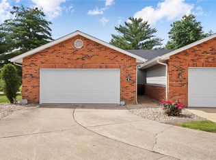 9 Pinehurst Ct, Columbia, IL 62236