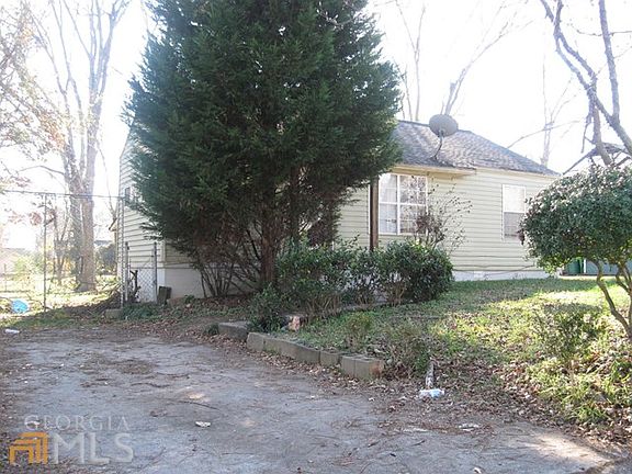 2nd image of 843 Warren Dr