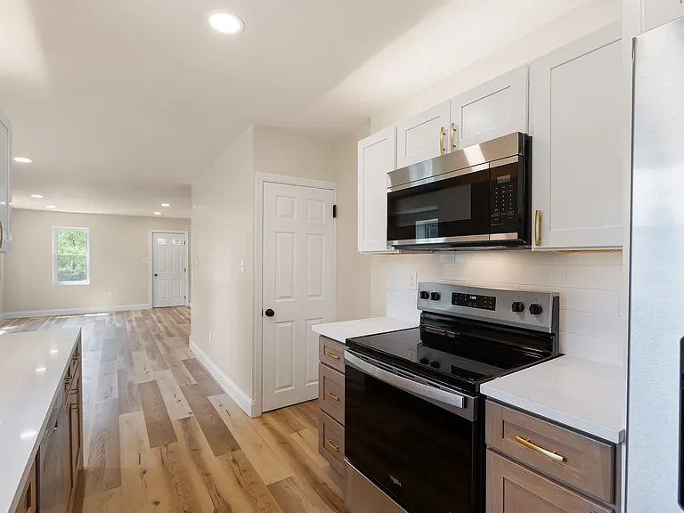 563 Rosedale Rd — Photo 5