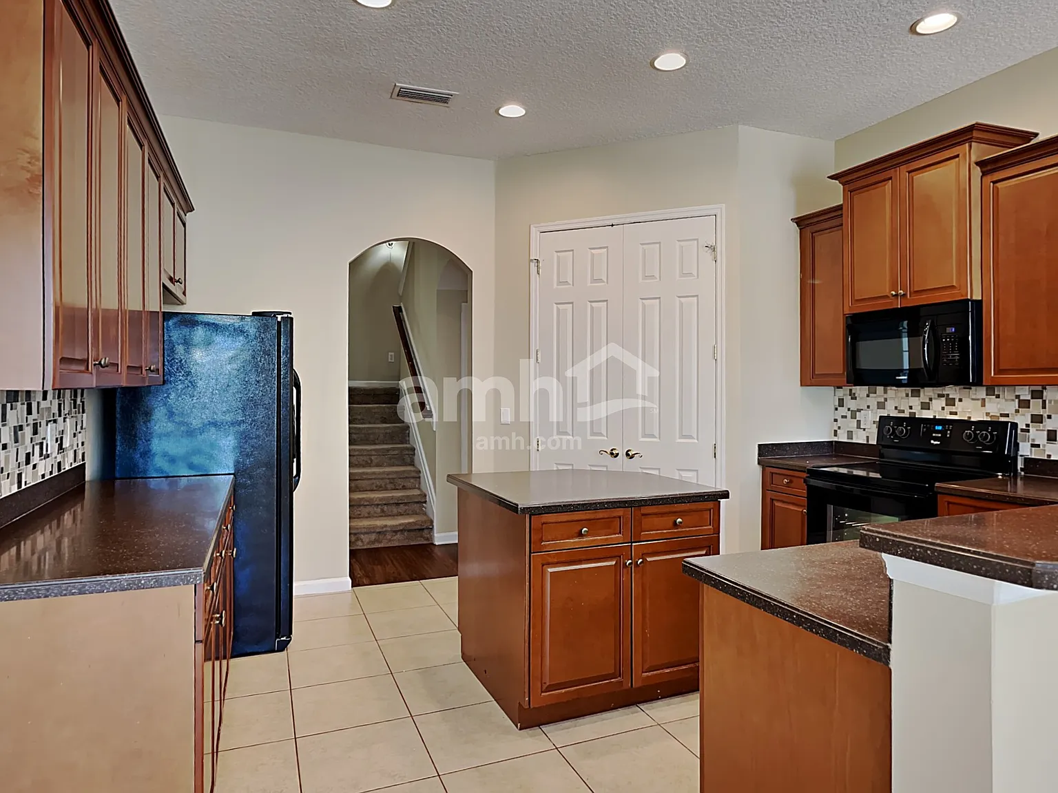 5 bed, 4.0 bath, 3278 sqft, $3,450 — Photo 4