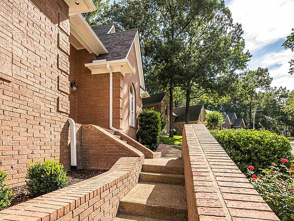 4th image of 500 Brook Ridge Cir