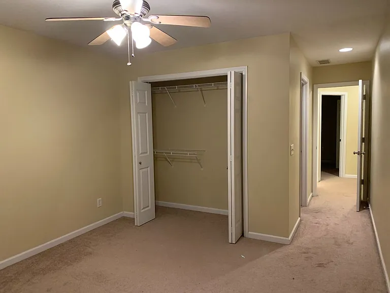 207 N Vine St — Photo 21