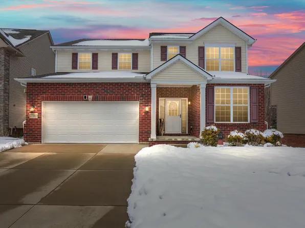 27363 Victoria Rd, Novi, MI 48374