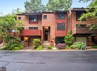 11514 Sunder Ct, Reston, VA 20190