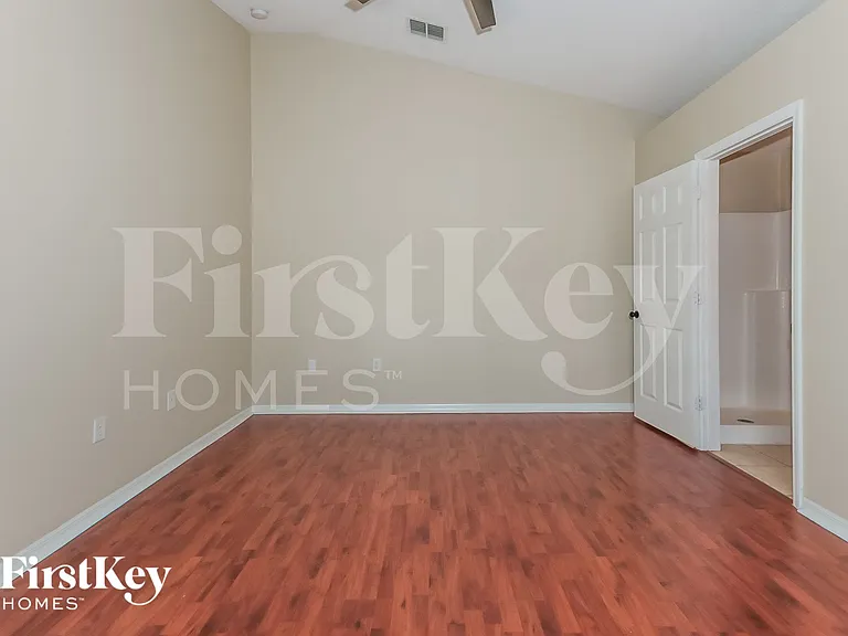 1438 SW Paar Dr — Photo 8