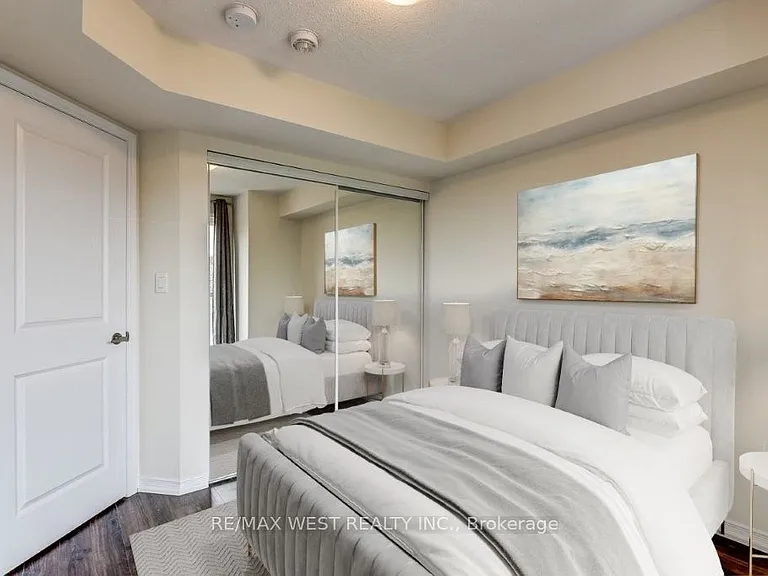 24 Fieldway Rd #Townhouse 7 — Photo 12