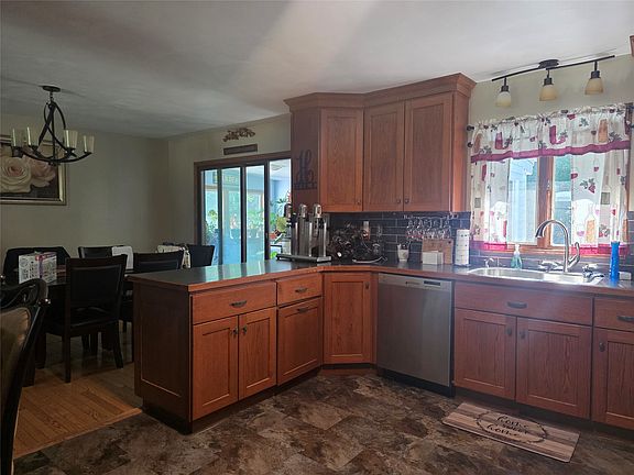 5th image of 79 Dubois Rd