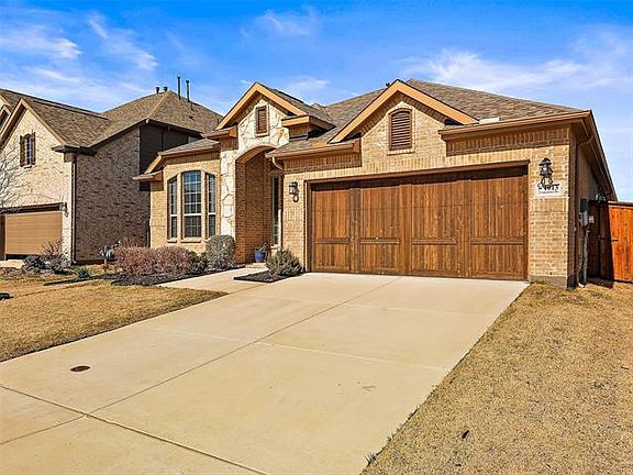 2nd image of 1013 Lancaster Dr