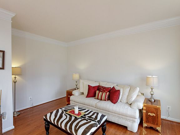 4th image of 8956 Birch Bay Cir