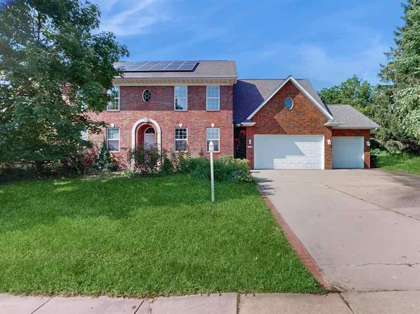 765 Breconshire Ln, Coralville, IA 52241