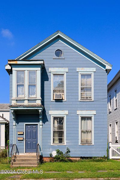 4th image of 1315 6th Avenue