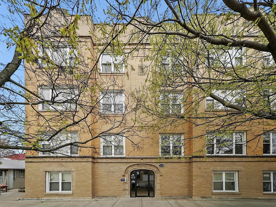 1st image of 3210 W Berwyn Ave APT 3W