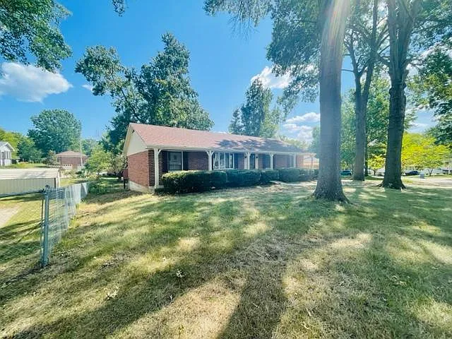 820 Southern Air Dr — Photo 1