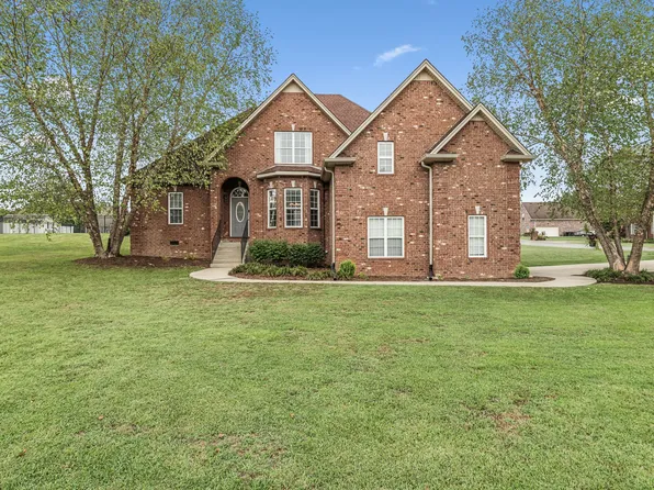 2001 Hollow Field Ln, Greenbrier, TN 37073