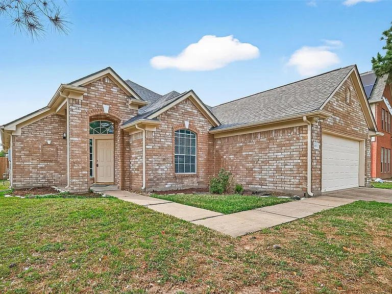 3135 Silver Cedar Trl — Photo 1