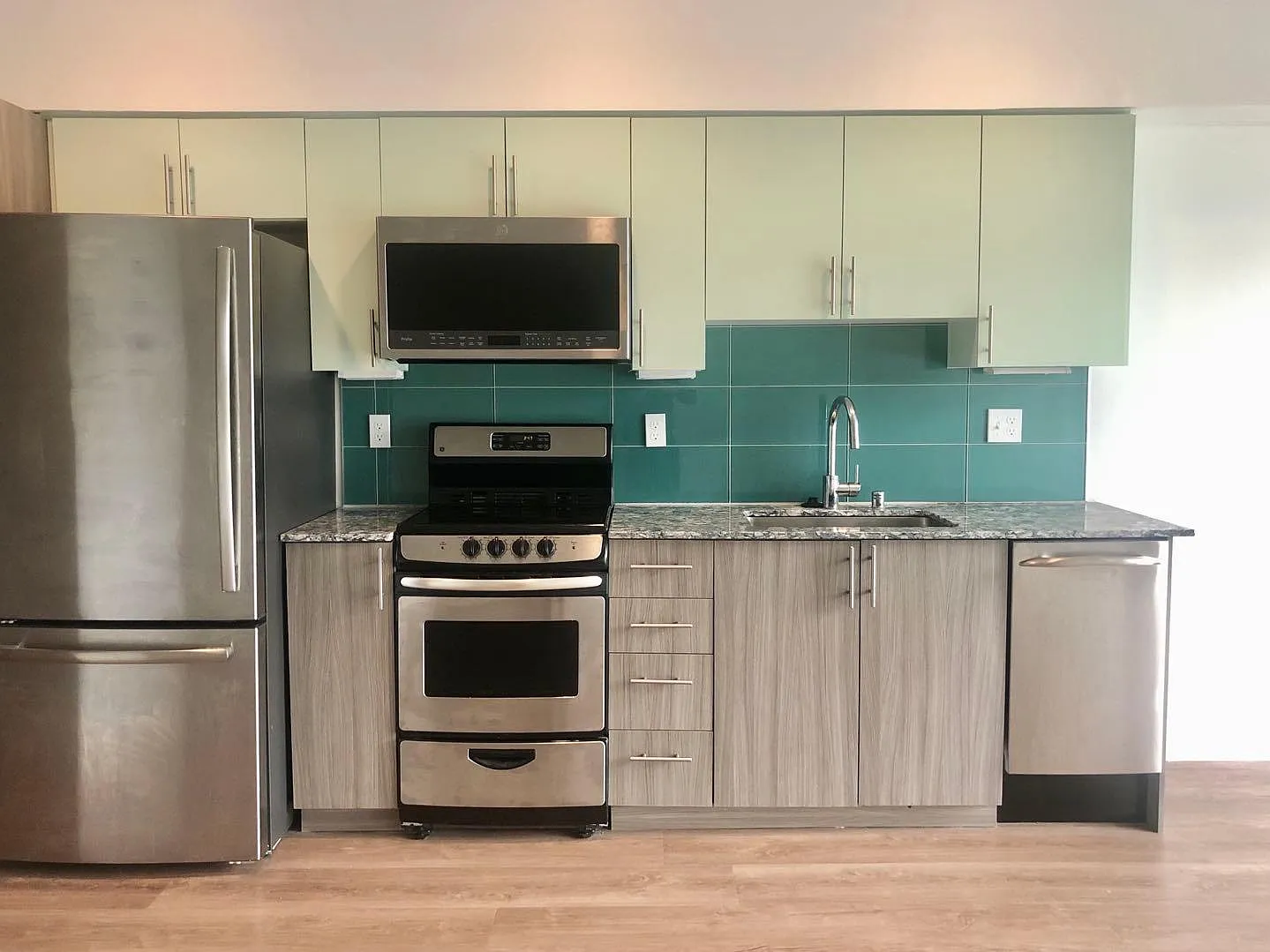 Studio, 528 sqft, $1,995 — Photo 4