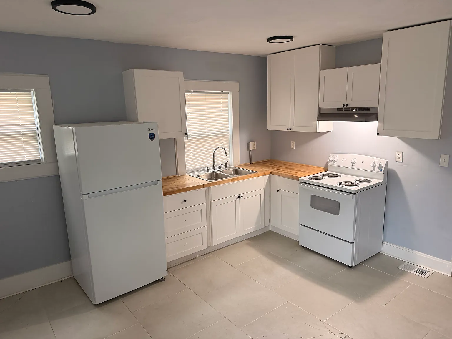 928 Catalpa Dr — Photo 4