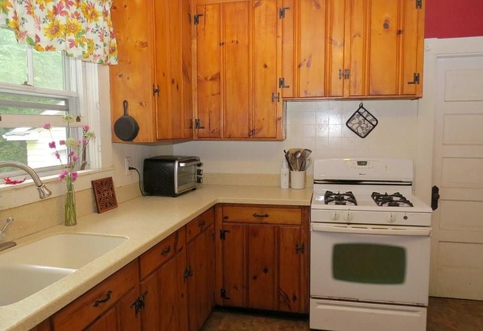 141 Rd, Westport, MA 02790 Zillow