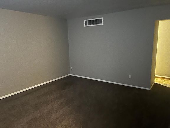 5th image of 4816 Whyem Dr APT A-3