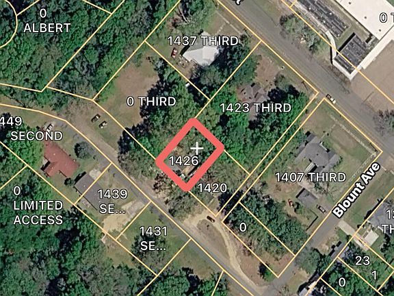 2nd image of 1426 2nd St
