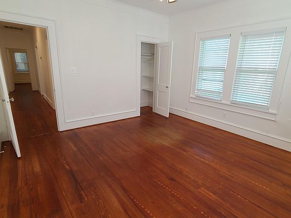 5th image of 1614 N Elm St