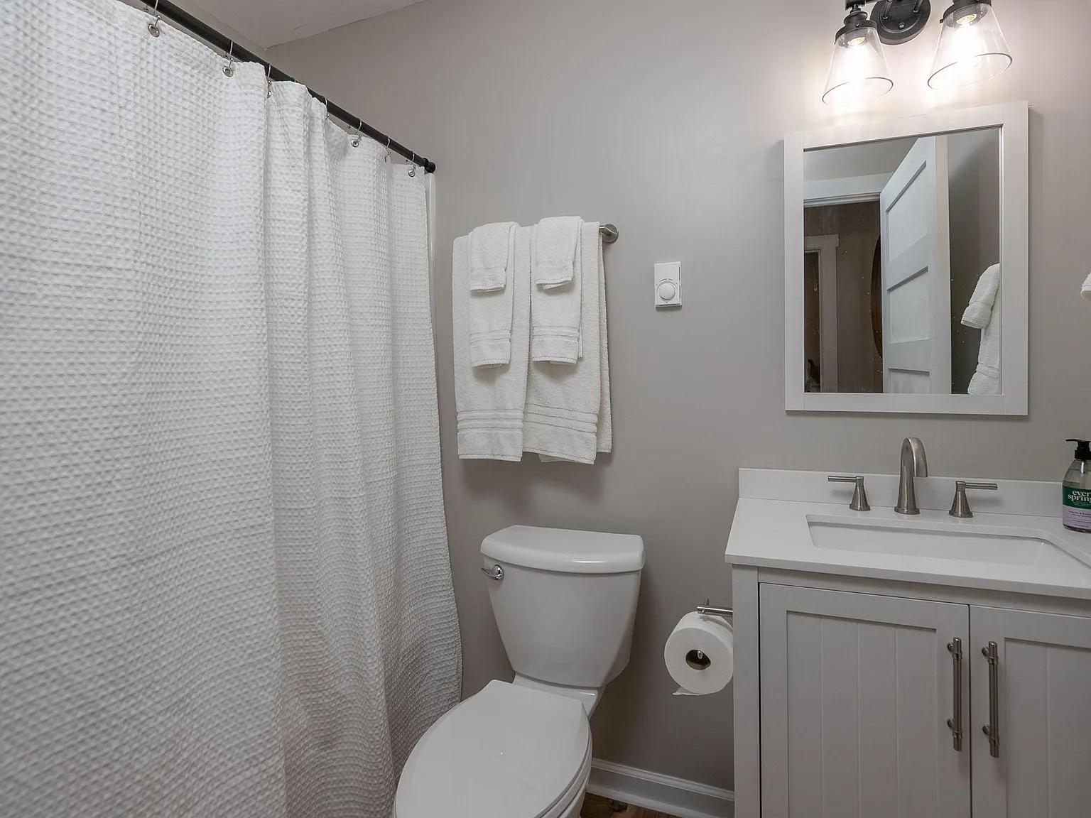 1 bed, 800 sqft, $1,100 — Photo 4